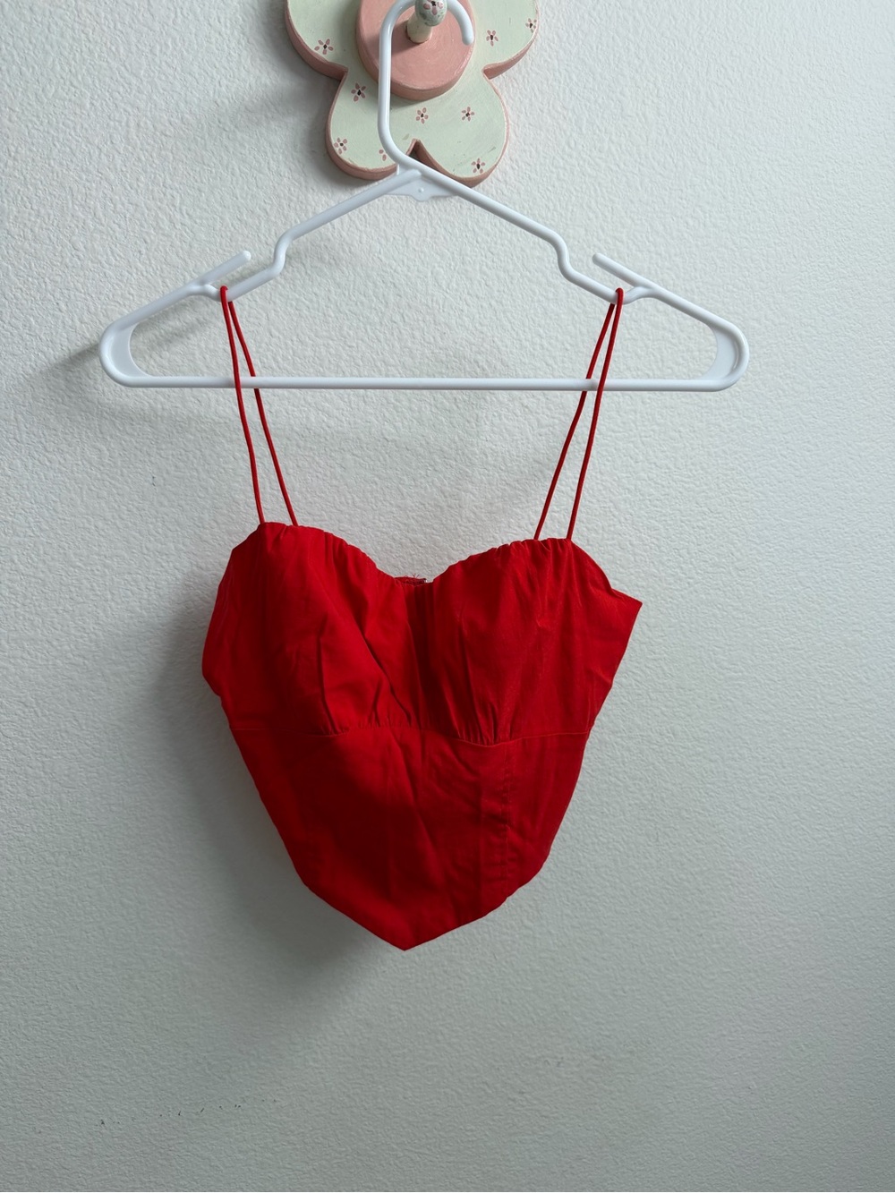 SHEIN Red Heart-Hem Crop Top